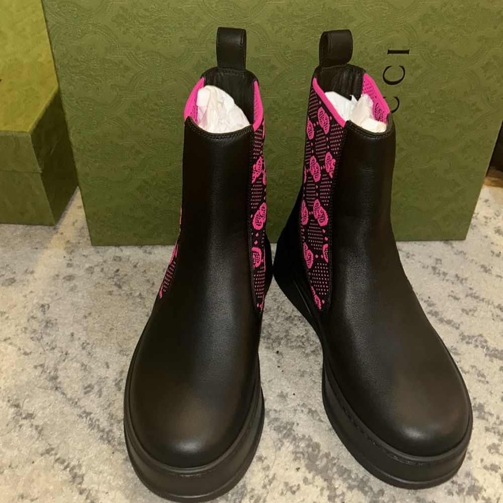 Gucci Women's GG Supreme Chelsea Boot - Picture 9 of 15